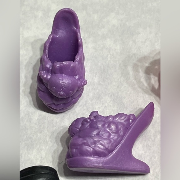 9 fancy Barbie & fashion doll heels & slippers excellent condition - Picture 9 of 10